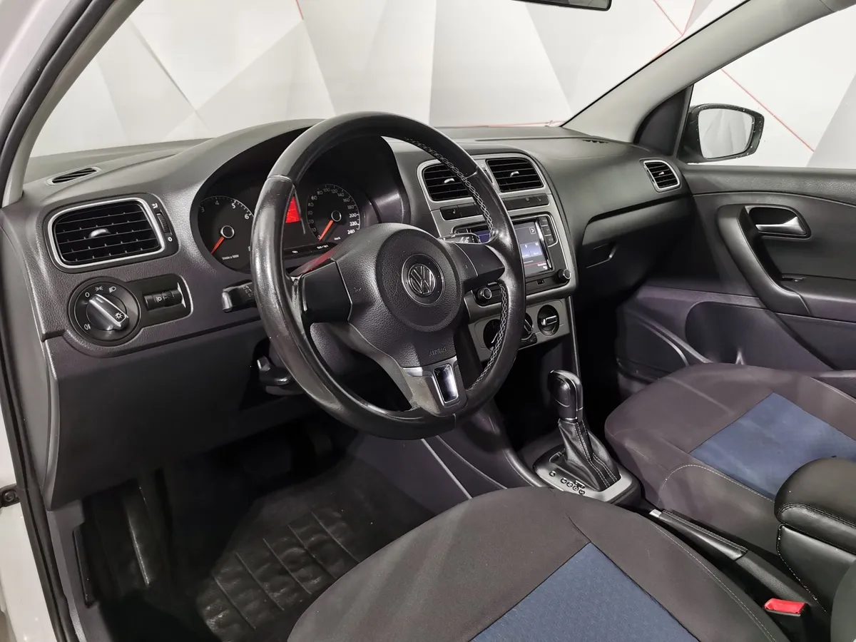 Volkswagen Polo 1.6 Tiptronic (105 л.с.) Comfortline Белый в АВИЛОН. Слайд №17