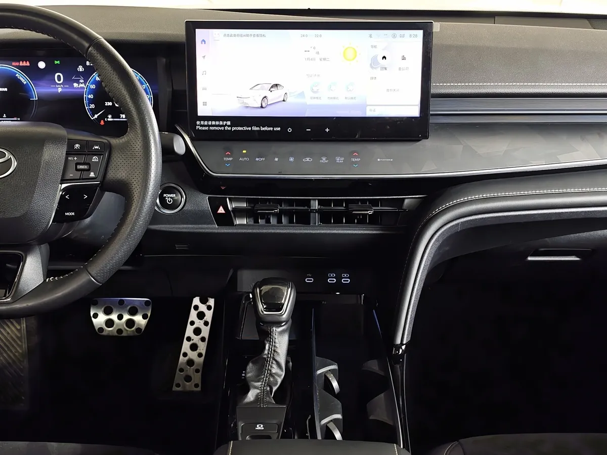 Toyota Camry 2.0h CVT (197 л.с.) Sport Plus Черный в АВИЛОН. Слайд №15