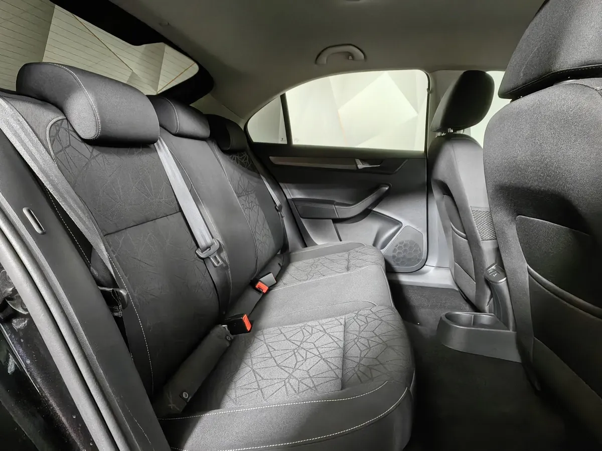 Skoda Rapid 1.6 MT (90 л.с.) Черный в АВИЛОН. Слайд №16