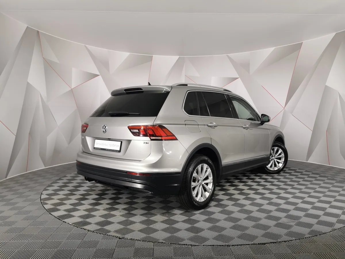 Volkswagen Tiguan 1.4 TSI BlueMotion MT (125 л.с.) Comfortline Серебристый в АВИЛОН. Слайд №2