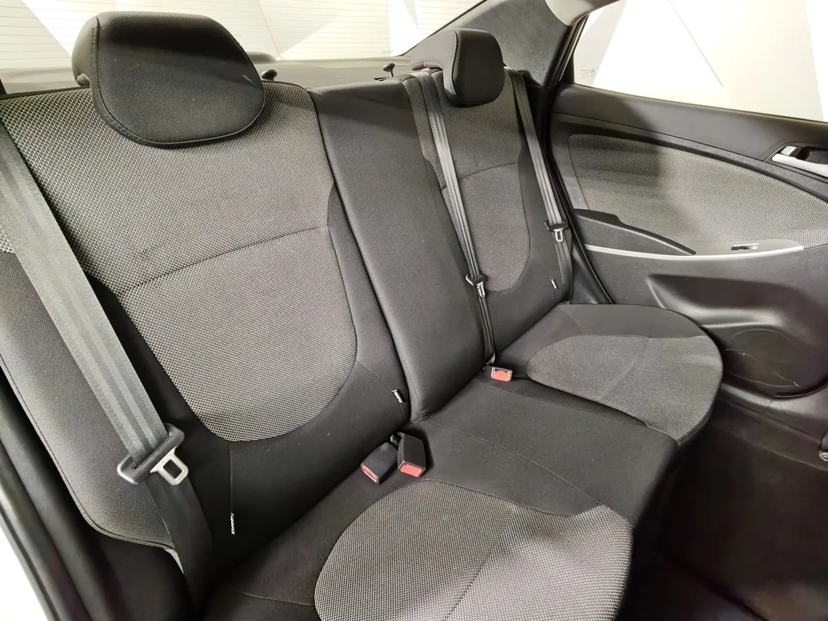 Hyundai Solaris 1.6 AT (123 л.с.) Optima Белый в АВИЛОН. Слайд №17
