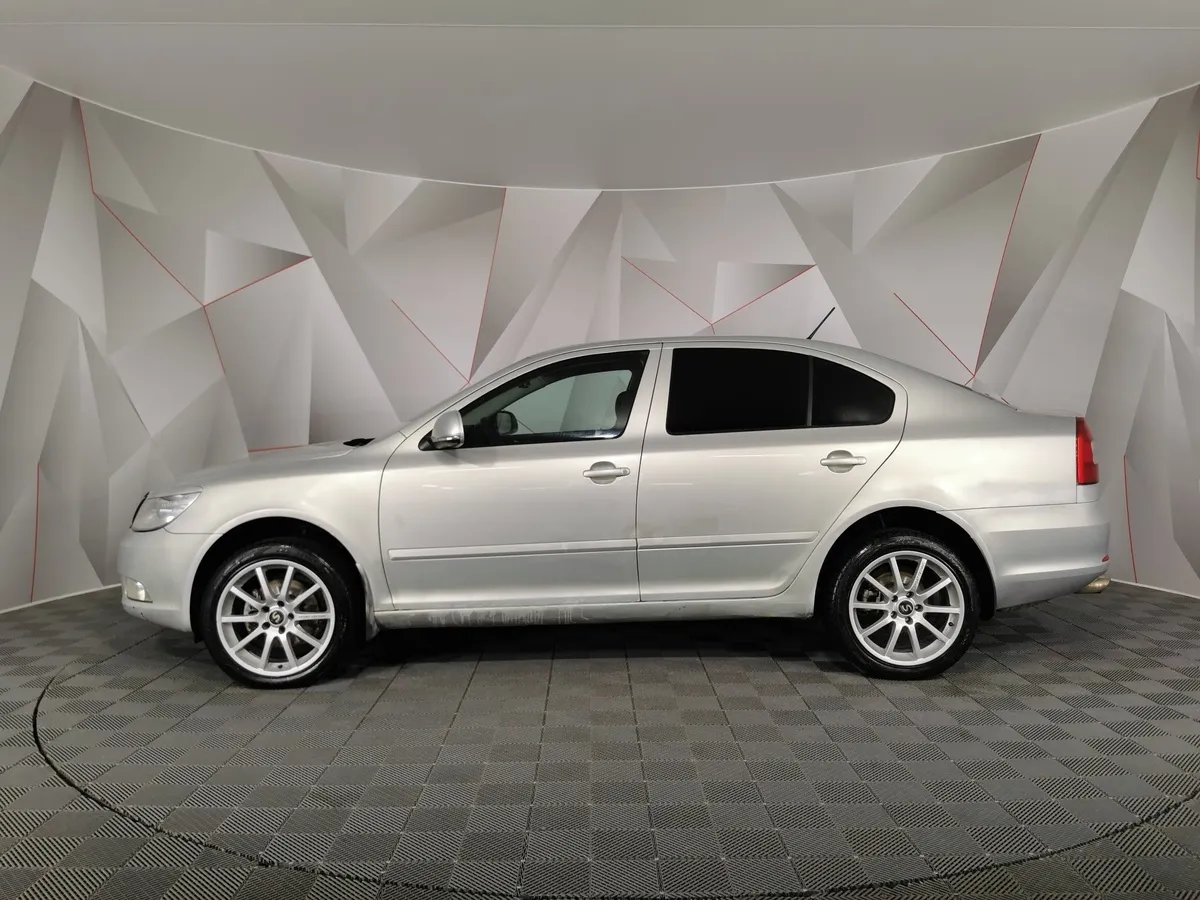 Skoda Octavia 1.8 TSI MT (152 л.с.) Ambition (CKD) Серебристый в АВИЛОН. Слайд №5