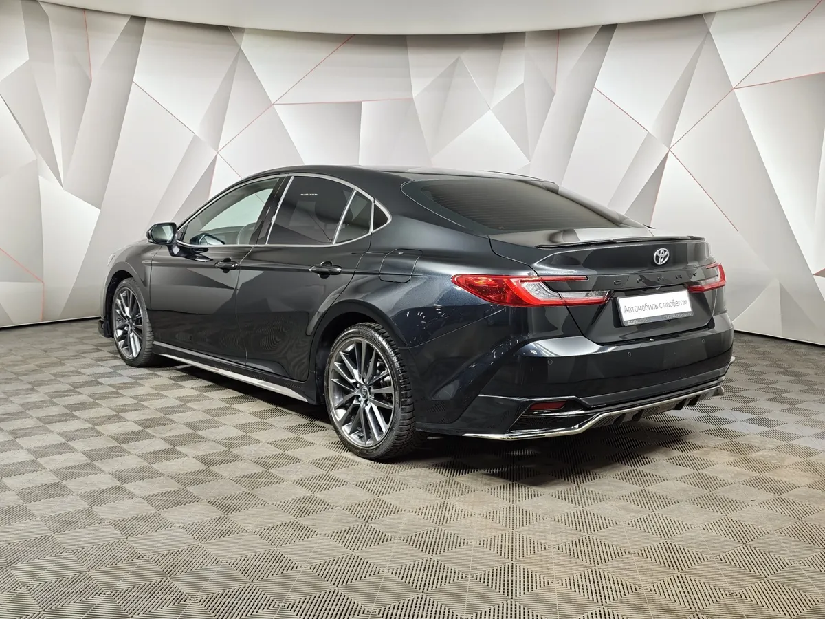 Toyota Camry 2.0h CVT (197 л.с.) Sport Plus Черный в АВИЛОН. Слайд №4