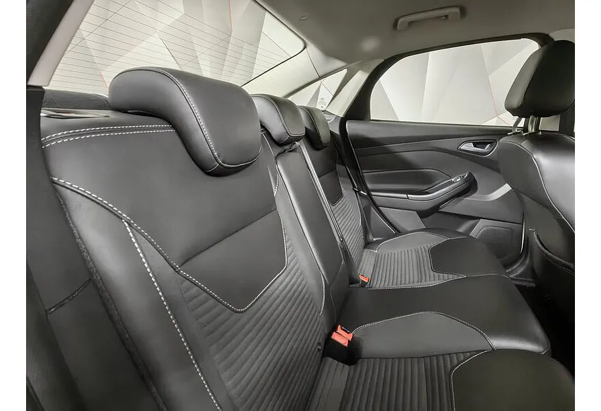 Ford Focus 1.6 PowerShift (125 л.с.) Titanium Белый в АВИЛОН. Слайд №15