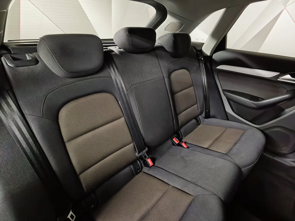 Audi Q3 2.0 TFSI quattro S tronic (170 л.с.) Черный в АВИЛОН. Слайд №17