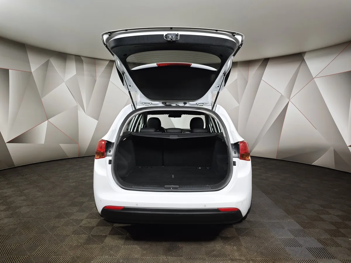 Kia Ceed 1.6 AT (129 л.с.) Luxe Белый в АВИЛОН. Слайд №10