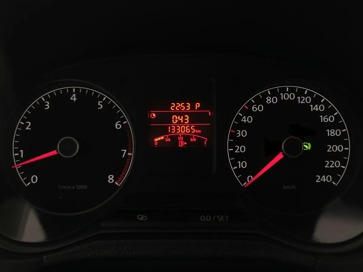 Volkswagen Polo 1.6 Tiptronic (105 л.с.) Comfortline Черный в АВИЛОН. Слайд №16