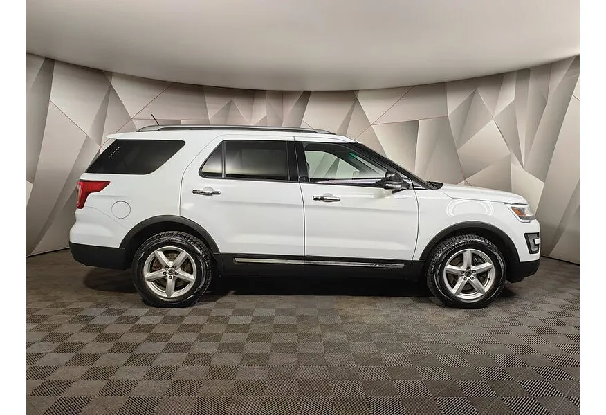 Ford Explorer 3.5 SelectShift 4WD (249 л.с.) Limited Plus Белый в АВИЛОН. Слайд №6 Ford Explorer 3.5 SelectShift 4WD (249 л.с.) Limited Plus Белый в АВИЛОН. Слайд №6