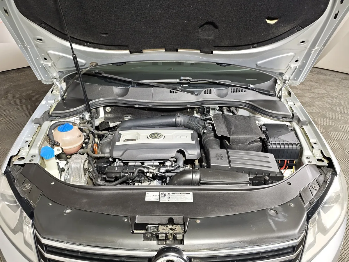 Volkswagen Passat 1.8 TSI DSG (160 л.с.) Серебристый в АВИЛОН. Слайд №11