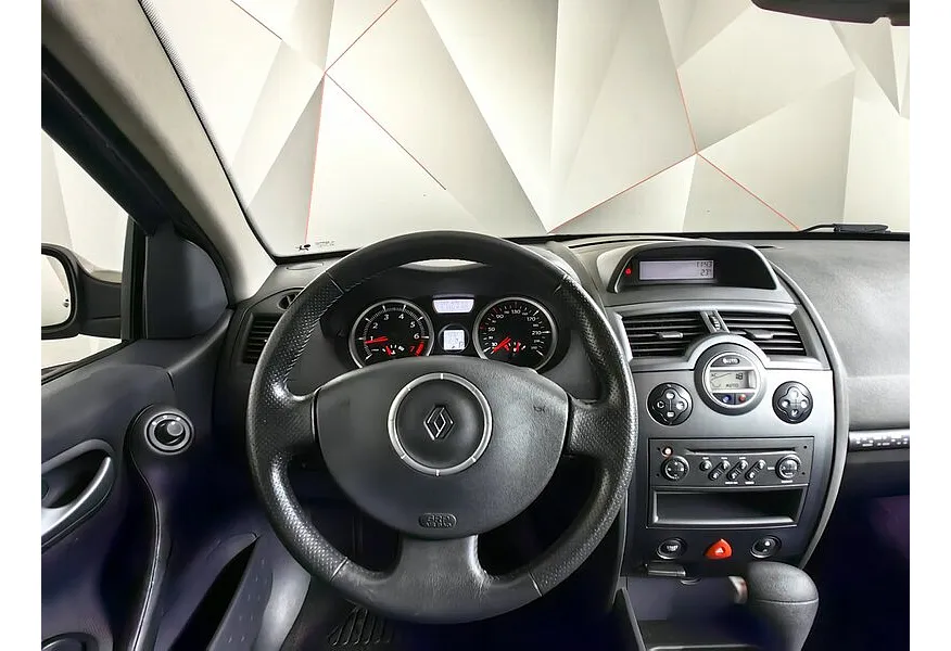 АВИЛОН - Renault Megane 1.6 AT (115 л.с.) Бежевый - slide 8
