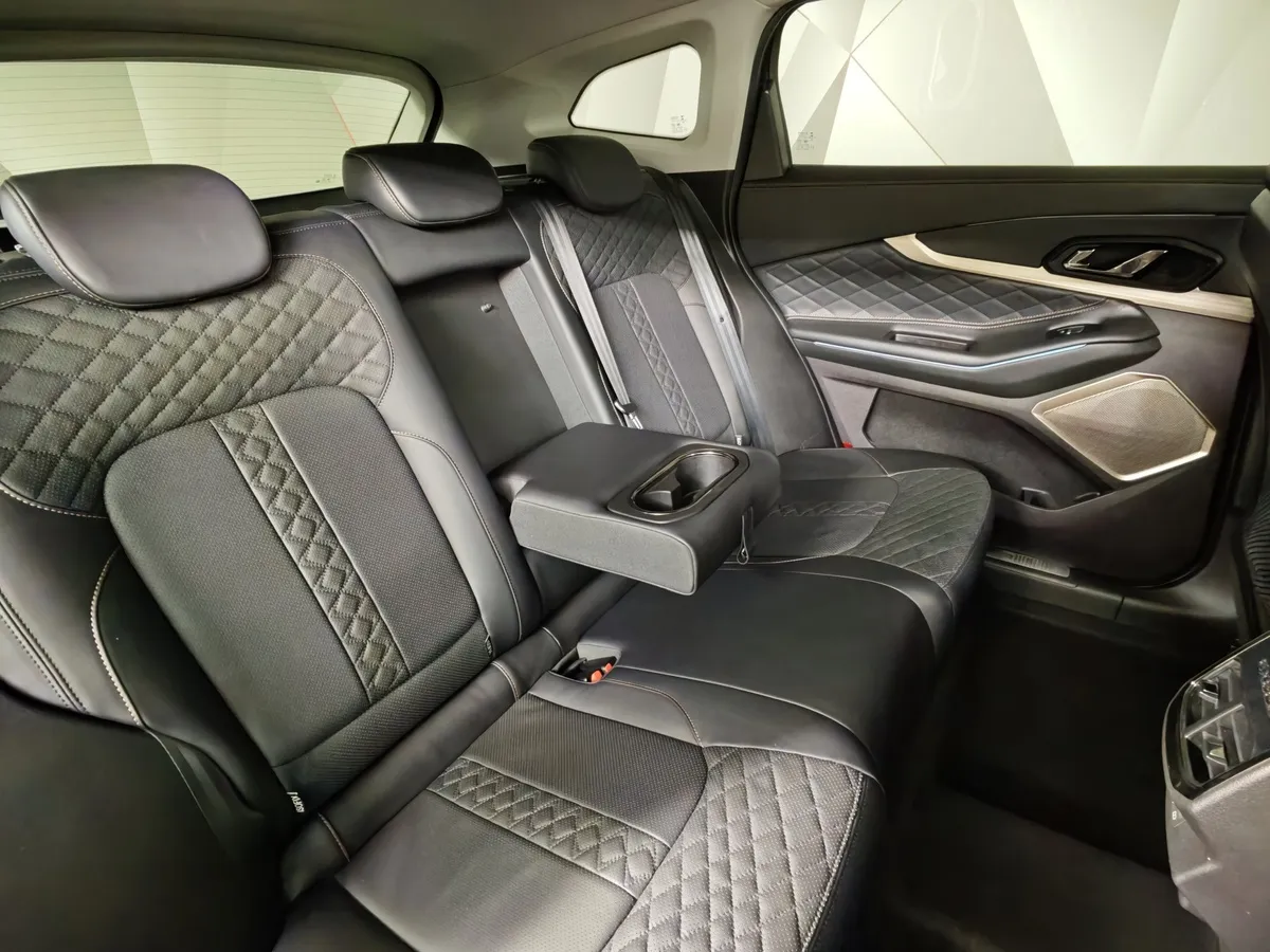EXEED TXL 1.6 TGDI DCT7 AWD (186 л.с.) Черный в АВИЛОН. Слайд №17