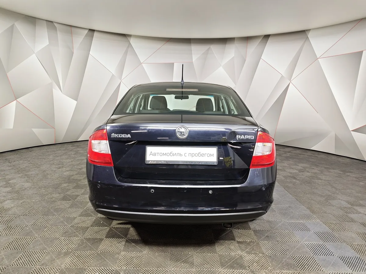 Skoda Rapid 1.6 MT (105 л.с.) Черный в АВИЛОН. Слайд №8