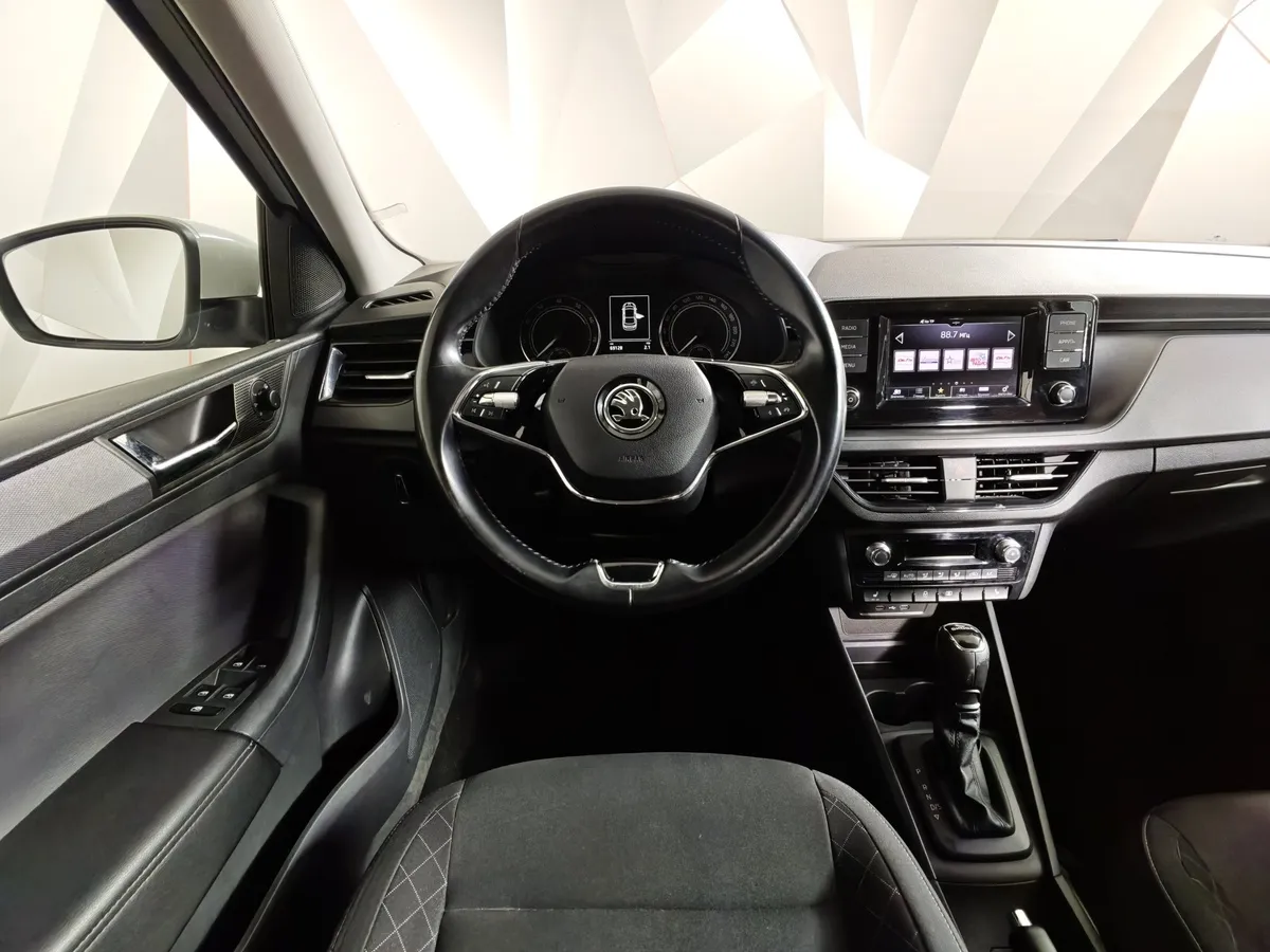 Skoda Rapid 1.6 AT (110 л.с.) Белый в АВИЛОН. Слайд №20