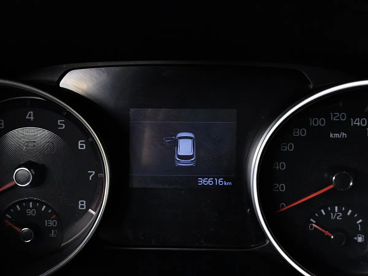 Kia Ceed 1.6 MPI AT (128 л.с.) Luxe Синий в АВИЛОН. Слайд №18