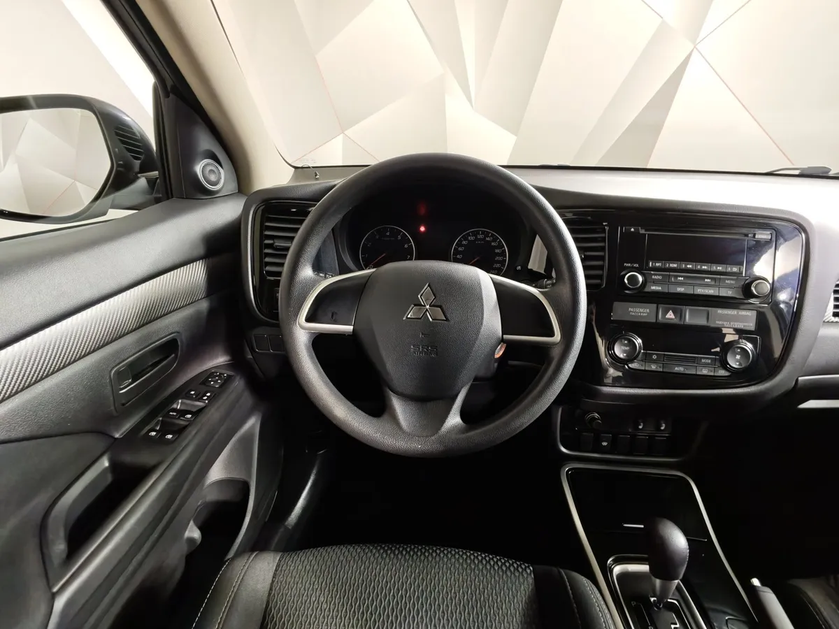 Mitsubishi Outlander 2.0 CVT (146 л.с.) Invite Белый в АВИЛОН. Слайд №20