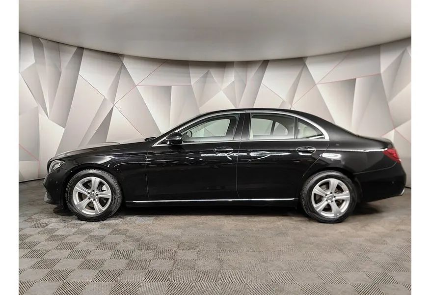 Mercedes-Benz E-Класс E 220 d 4MATIC 9G-TRONIC (194 л.с.) Черный в АВИЛОН. Слайд №5