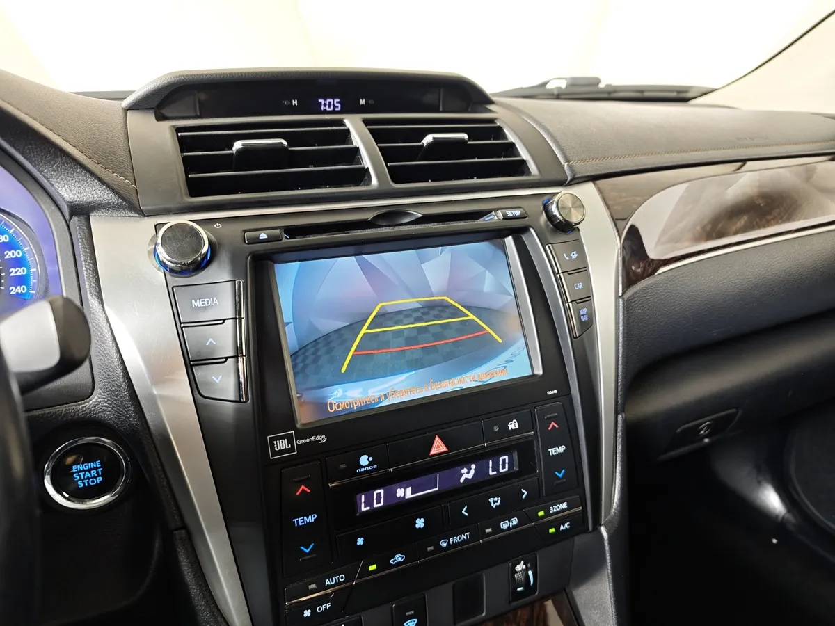 Toyota Camry 2.5 AT (181 л.с.) Стандарт Серый в АВИЛОН. Слайд №21