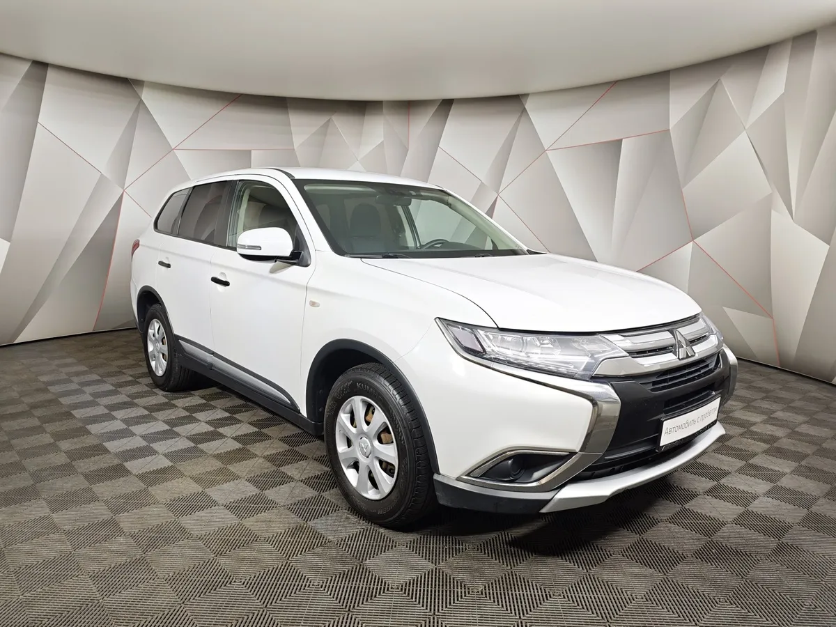 Mitsubishi Outlander 2.0 CVT (146 л.с.) Invite Белый в АВИЛОН. Слайд №3
