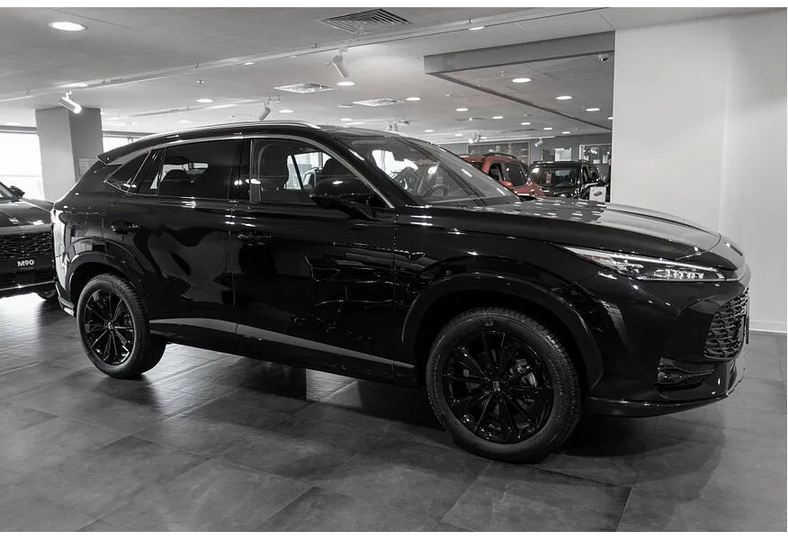 Москвич М70 1.5 DCT FWD (150 л.с.) Драйв Черный в АВИЛОН. Слайд №3