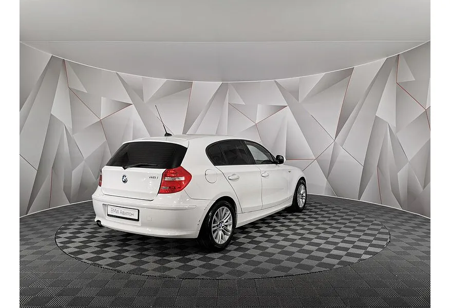 BMW 1 серия 116i AT (115 л.с.) Белый в АВИЛОН. Слайд №2 BMW 1 серия 116i AT (115 л.с.) Белый в АВИЛОН. Слайд №2