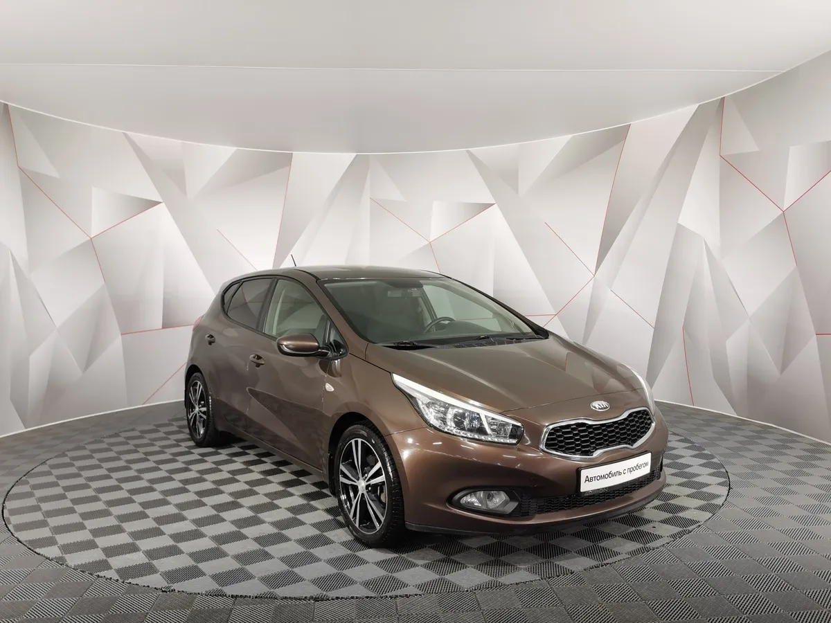Kia Ceed 1.6 MT (130 л.с.) Classic Коричневый в АВИЛОН. Слайд №3