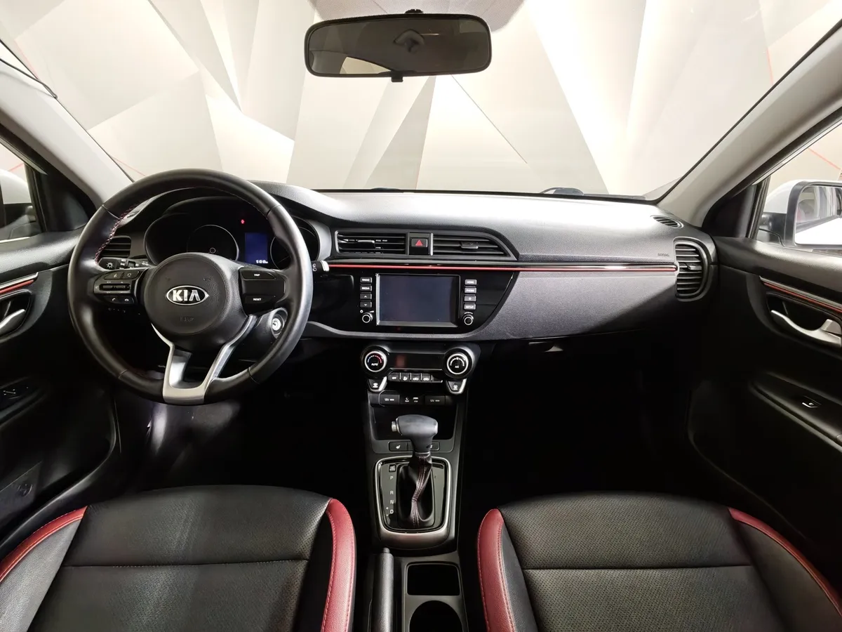 Kia Rio X-Line 1.6 AT (123 л.с.) Luxe Белый в АВИЛОН. Слайд №13