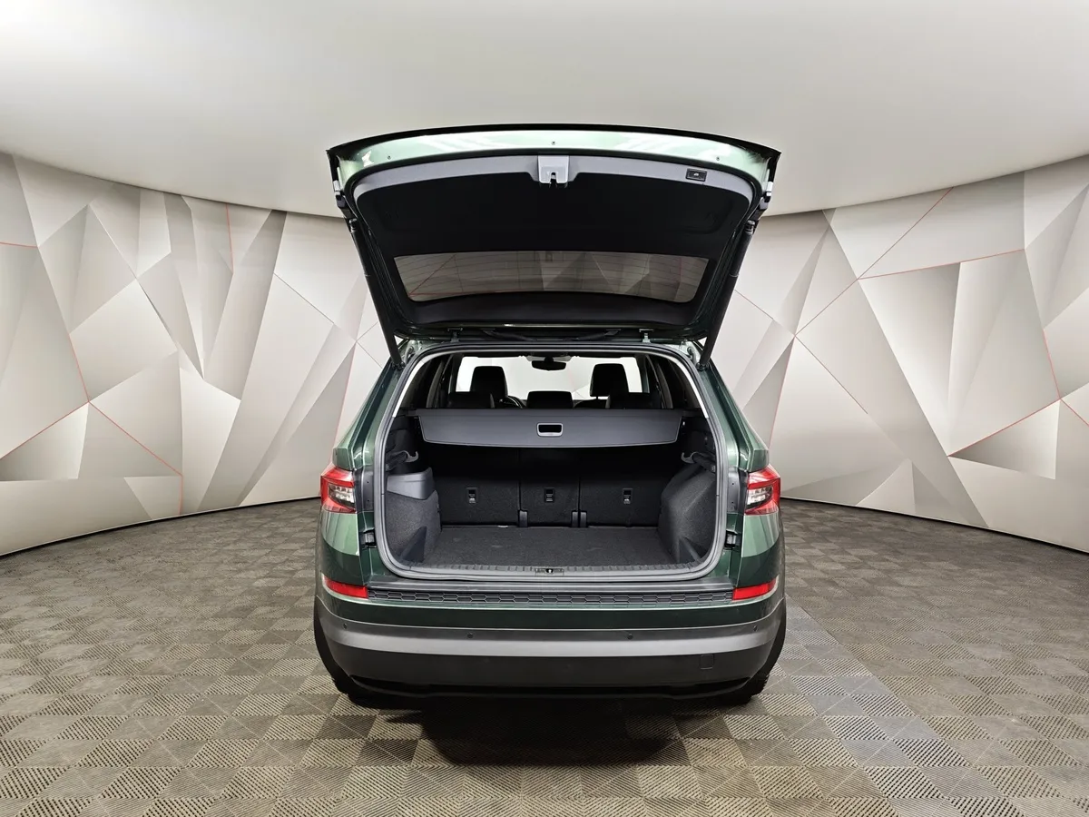 Skoda Kodiaq 2.0 TSI DSG 4X4 (180 л.с.) Зеленый в АВИЛОН. Слайд №11
