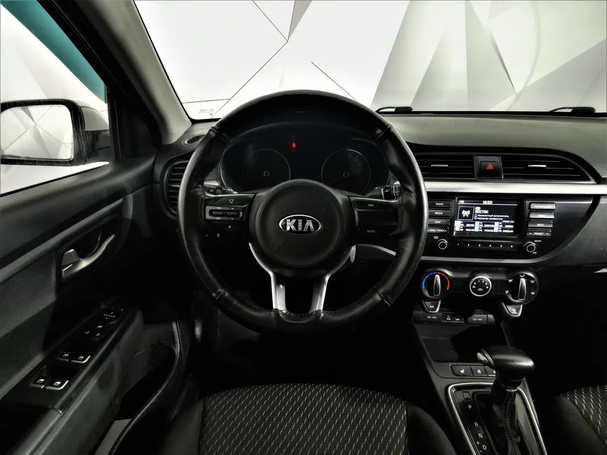Kia Rio 1.6 AT (123 л.с.) Красный в АВИЛОН. Слайд №17