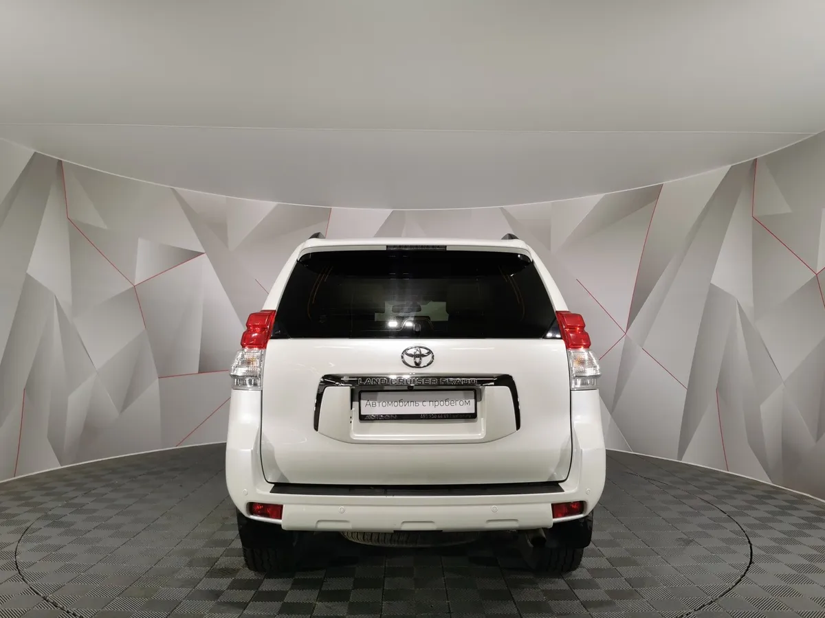 Toyota Land Cruiser Prado 4.0 AT 4WD (282 л.с.) Белый в АВИЛОН. Слайд №8