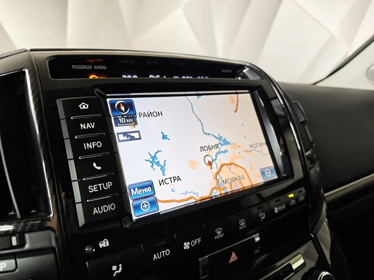 Toyota Land Cruiser 4.5 Twin-Turbo D AT 4WD (5 мест) (235 л.с.) Престиж Черный в АВИЛОН. Слайд №21