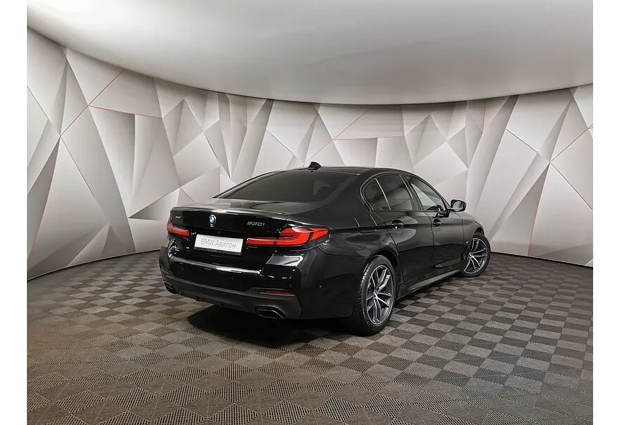 BMW 5 серия 530i xDrive Steptronic (249 л.с.) M Sport Plus Черный в АВИЛОН. Слайд №2