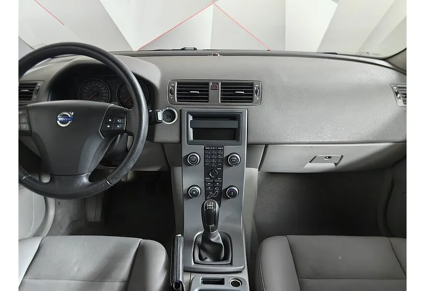 Volvo C30 1.6 MT (100 л.с.) Серый в АВИЛОН. Слайд №14 Volvo C30 1.6 MT (100 л.с.) Серый в АВИЛОН. Слайд №14