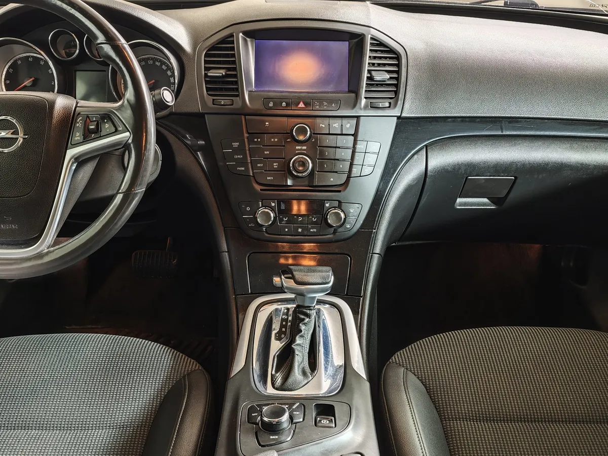 Opel Insignia 2.0 Turbo AT (220 л.с.) Коричневый в АВИЛОН. Слайд №15