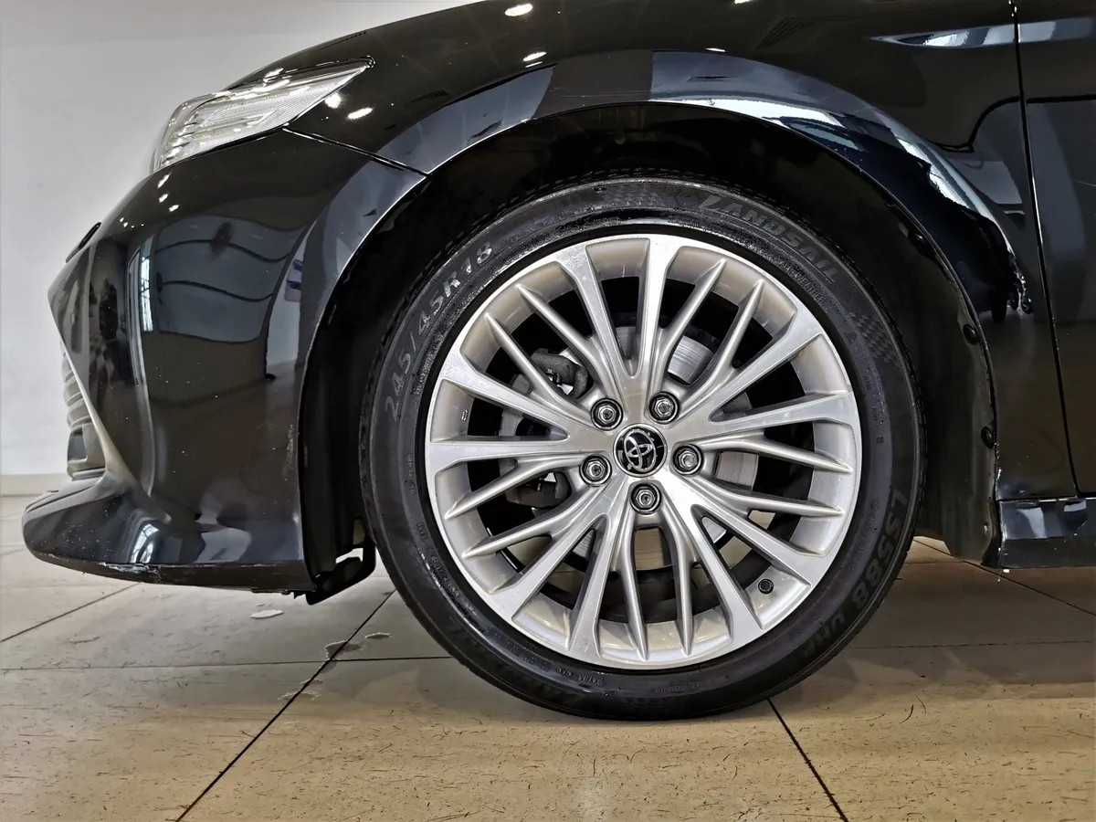 Toyota Camry 3.5 AT (249 л.с.) Черный в АВИЛОН. Слайд №9