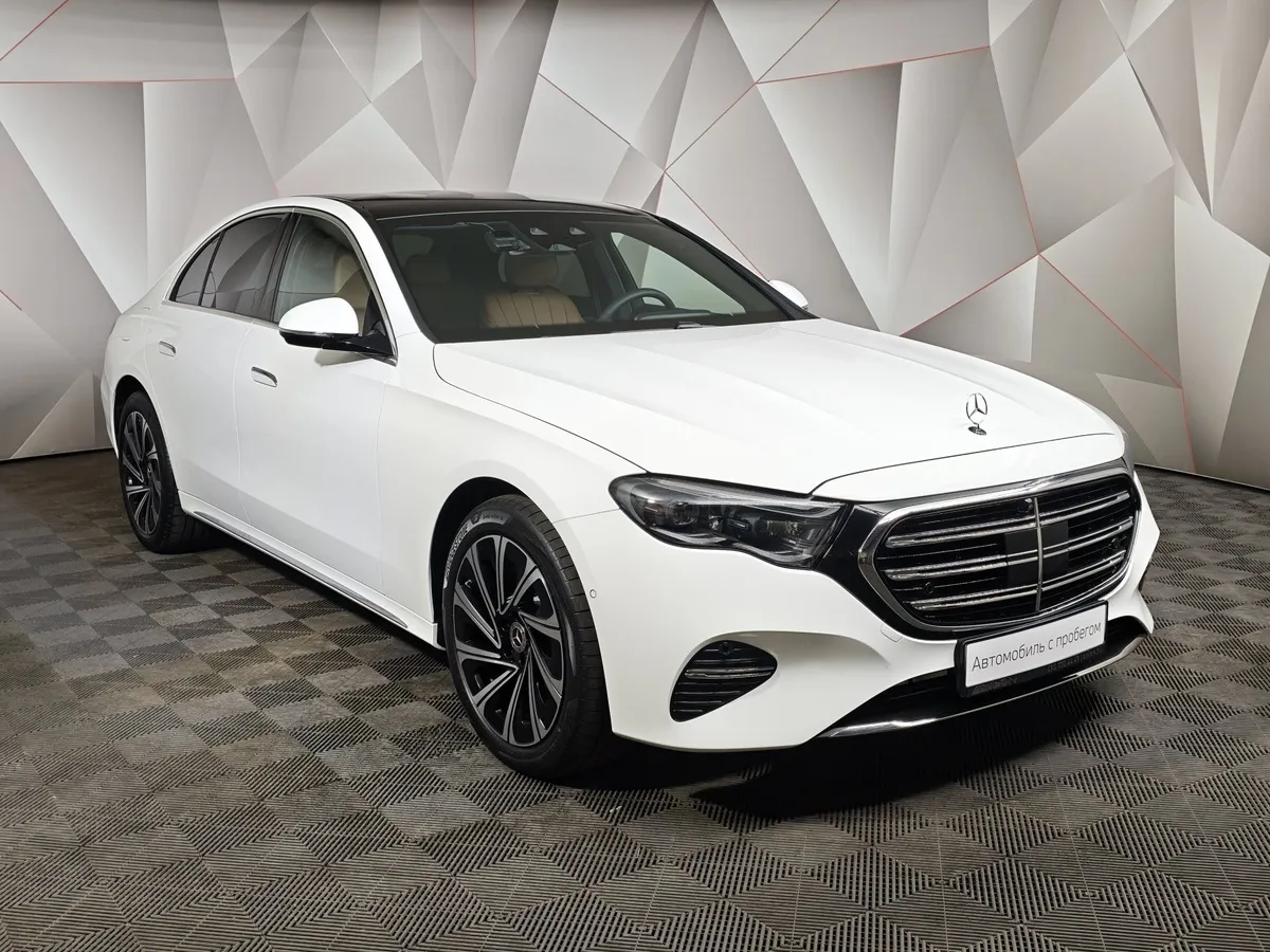 Mercedes-Benz E-Класс E 300 4MATIC (258 л.с.) Белый в АВИЛОН. Слайд №3