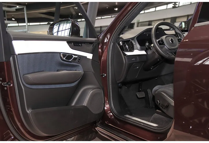 Volvo XC90 2.0 B5 mild hybrid AT AWD (7 мест) (250 л.с.) Ultra Красный в АВИЛОН. Слайд №6