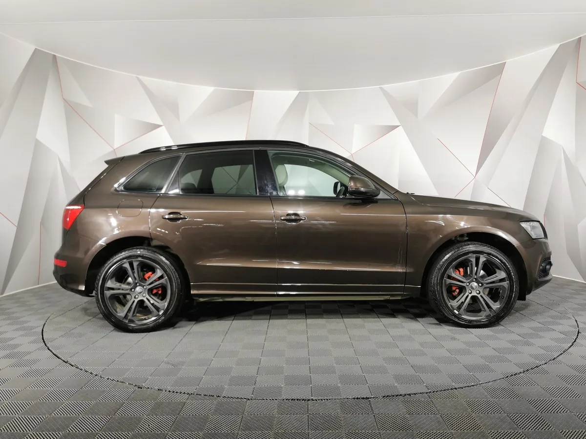 Audi Q5 2.0 TFSI tiptronic quattro (211 л.с.) Коричневый в АВИЛОН. Слайд №6