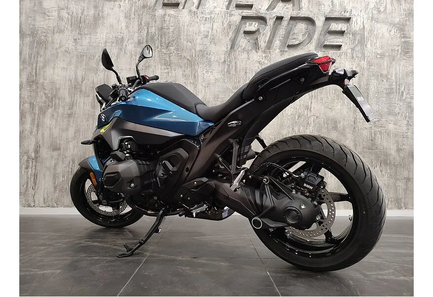 BMW Motorrad R 1300 R R 1300 R 1300 см³ (145 л.с.) (145) 1300 Синий в АВИЛОН. Слайд №5
