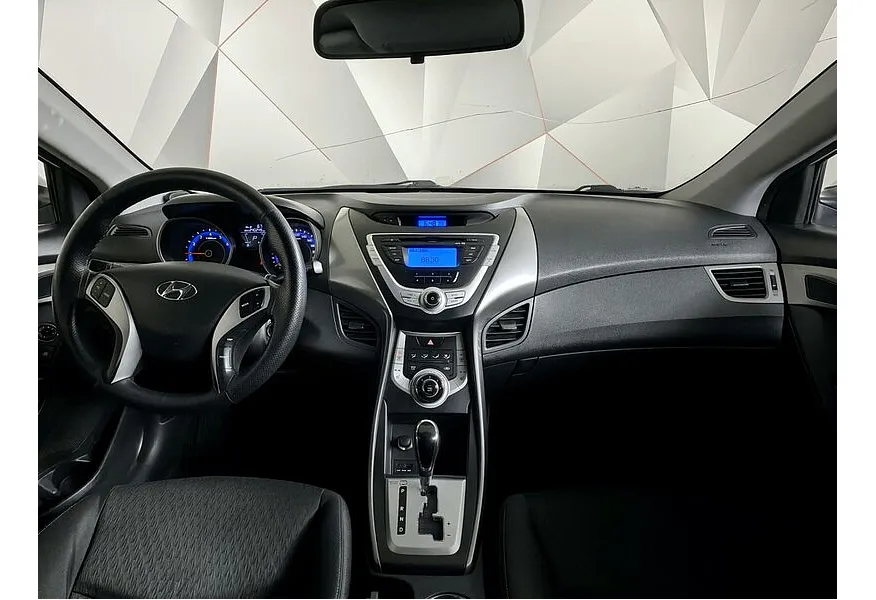 Hyundai Elantra 1.6 MT (132 л.с.) Comfort Белый в АВИЛОН. Слайд №14