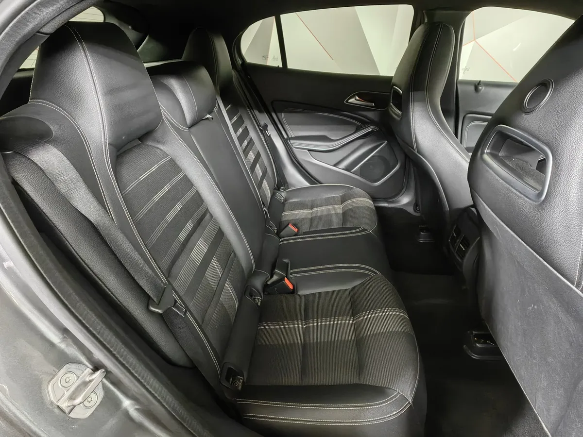 Mercedes-Benz GLA 200 7G-DCT (150 л.с.) Особая серия Серый в АВИЛОН. Слайд №16