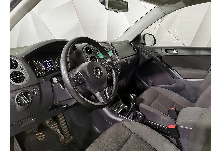 Volkswagen Tiguan 1.4 TSI BlueMotion MT (122 л.с.) Allstar Белый в АВИЛОН. Слайд №19