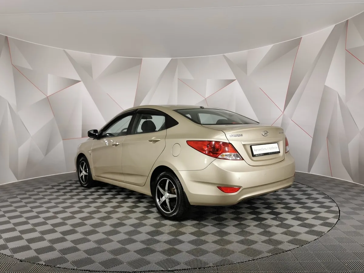 Hyundai Solaris 1.6 AT (123 л.с.) Comfort Серый в АВИЛОН. Слайд №4
