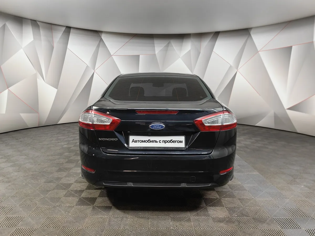Ford Mondeo 2.0 MT (145 л.с.) Черный в АВИЛОН. Слайд №8