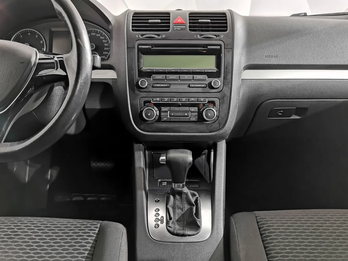 Volkswagen Jetta 1.6 DSG (102 л.с.) Красный в АВИЛОН. Слайд №14