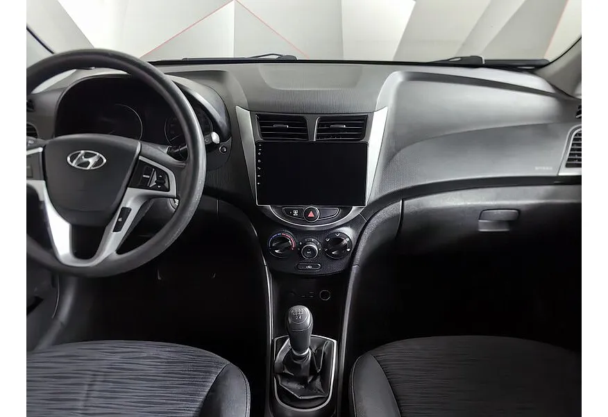 Hyundai Solaris 1.4 MT (107 л.с.) Active Серебристый в АВИЛОН. Слайд №15