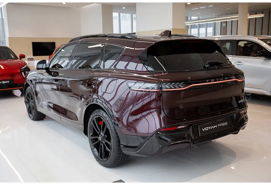 Voyah Free EVR 1.5 AT AWD (510 л.с.) Sport + Красный в АВИЛОН. Слайд №7