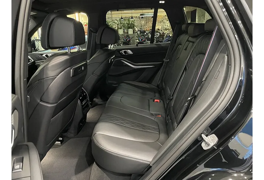 BMW X5 xDrive40d Steptronic (352 л.с.) Черный в АВИЛОН. Слайд №6