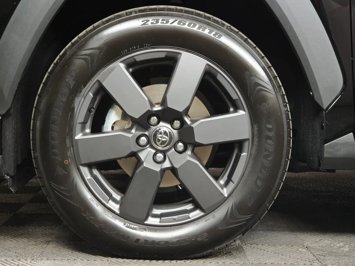 Toyota RAV4 2.0 CVT 4WD (171 л.с.) Люкс Черный в АВИЛОН. Слайд №9
