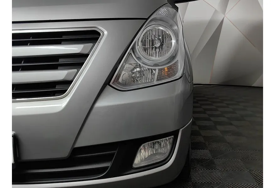 Hyundai H-1 2.5 CRDi AT (170 л.с.) Dynamic Серый в АВИЛОН. Слайд №10