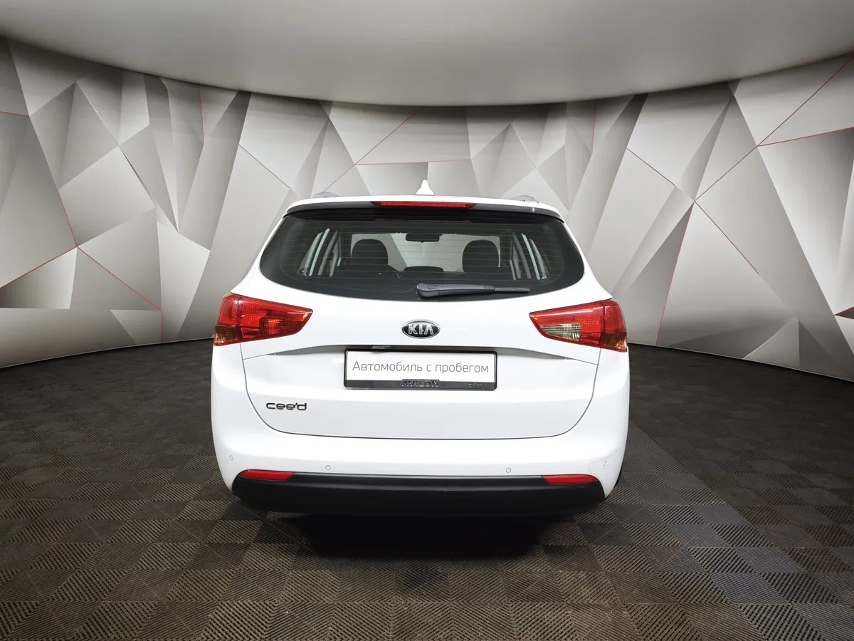 Kia Ceed 1.6 AT (129 л.с.) Luxe Белый в АВИЛОН. Слайд №8
